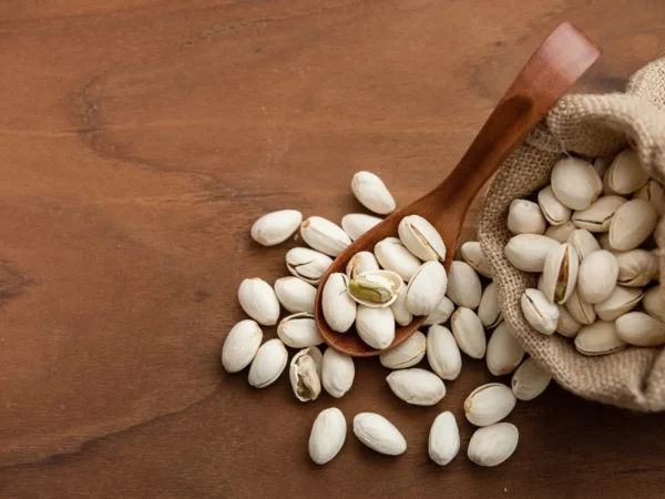 Terkandung Gizi Baik di Dalamnya, Berikut 5 Manfaat Konsumsi Kacang Pistachio (ilustrasi: Freepik)