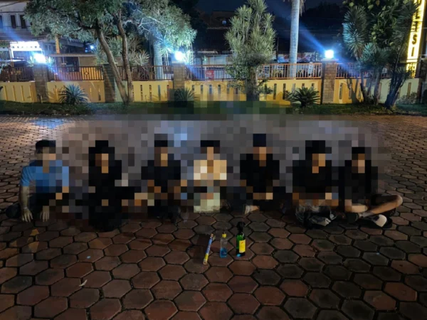 7 pemuda yang diduga akan perang sarung berhasil diamanakan Tim Si Jalak Presisi Polresta Bandung di Mapolresta Bandung.