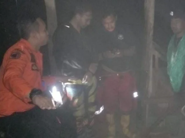 Gastrack Pakai Motor Trail, 2 Orang Warga Bekasi Tersesat di Bukit Hambalang