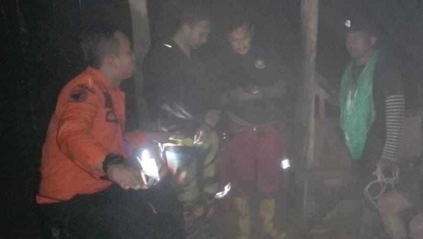 Gastrack Pakai Motor Trail, 2 Orang Warga Bekasi Tersesat di Bukit Hambalang