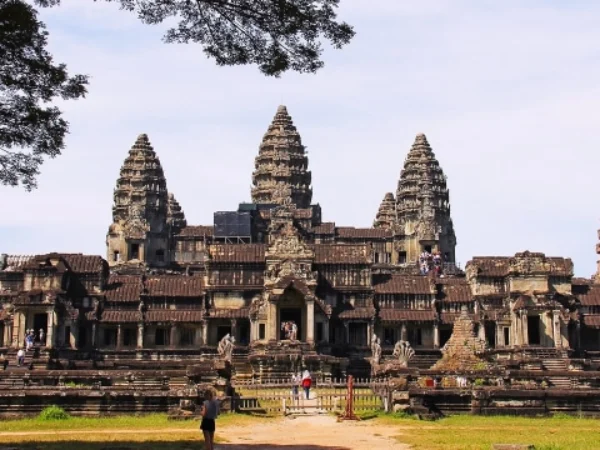 Kamboja Menjadi Pemimpin ASEAN dalam Pemulihan Sektor Pariwisata, Bagaimana Indonesia Menyikapinya