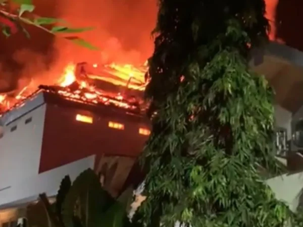 Tangkapan layar kebakaran ruangan RS Gatoel, Kota Mojokerto, Jawa Timur, Kamis (21/3/2024) (ANTARA)