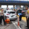 kecelakaan beruntun di Gerbang Tol Halim Utama/Foto; ANTARA/