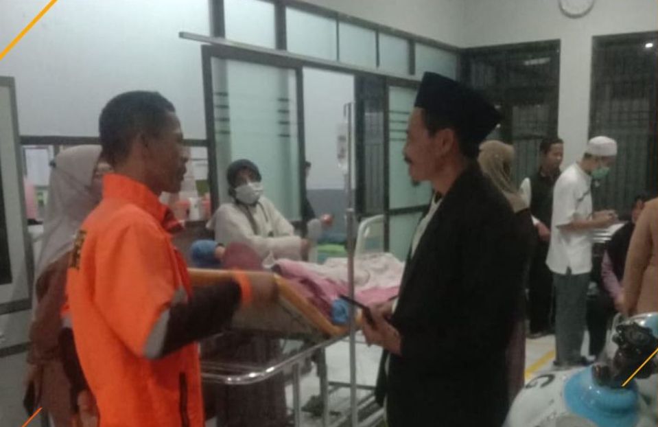 Sebanyak 23 warga Desa Manggungharja, Kecamatan Ciparay, Kabupaten Bandung diduga mengalami keracunan makanan usai menyantap takjil es kelapa pada Jumat (22/3/2024). Foto Istimewa