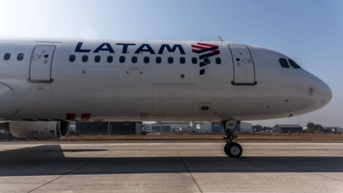 Pesawat LATAM Airlines Mendarat Darurat di Auckland, 50 Orang Terluka