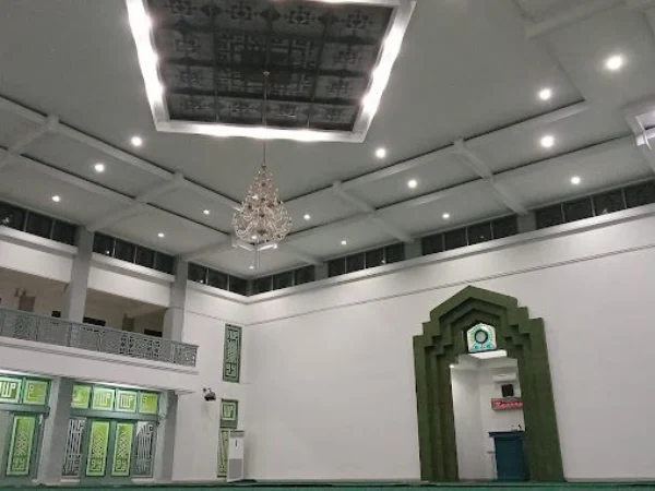 Penampakan dalam Masjid Ikomah, masjid kebanggaan masyarakat UIN SGD Bandung.