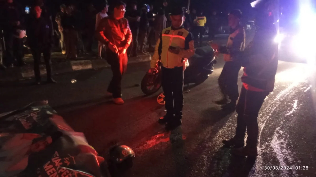 Ist. Seorang pengemudi Ojol tewas Ditempat usai ditabrak dari belakang di Jl. BKR, Kota Bandung, Sabtu (30/3) dini hari. Dok. Unit Gakkum Satlantas Polrestabes Bandung.