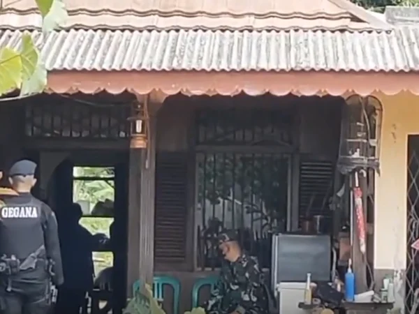 Penggerebekan Rumah Dukun di Ciputat: Penemuan Senpi dan Granat oleh Polisi