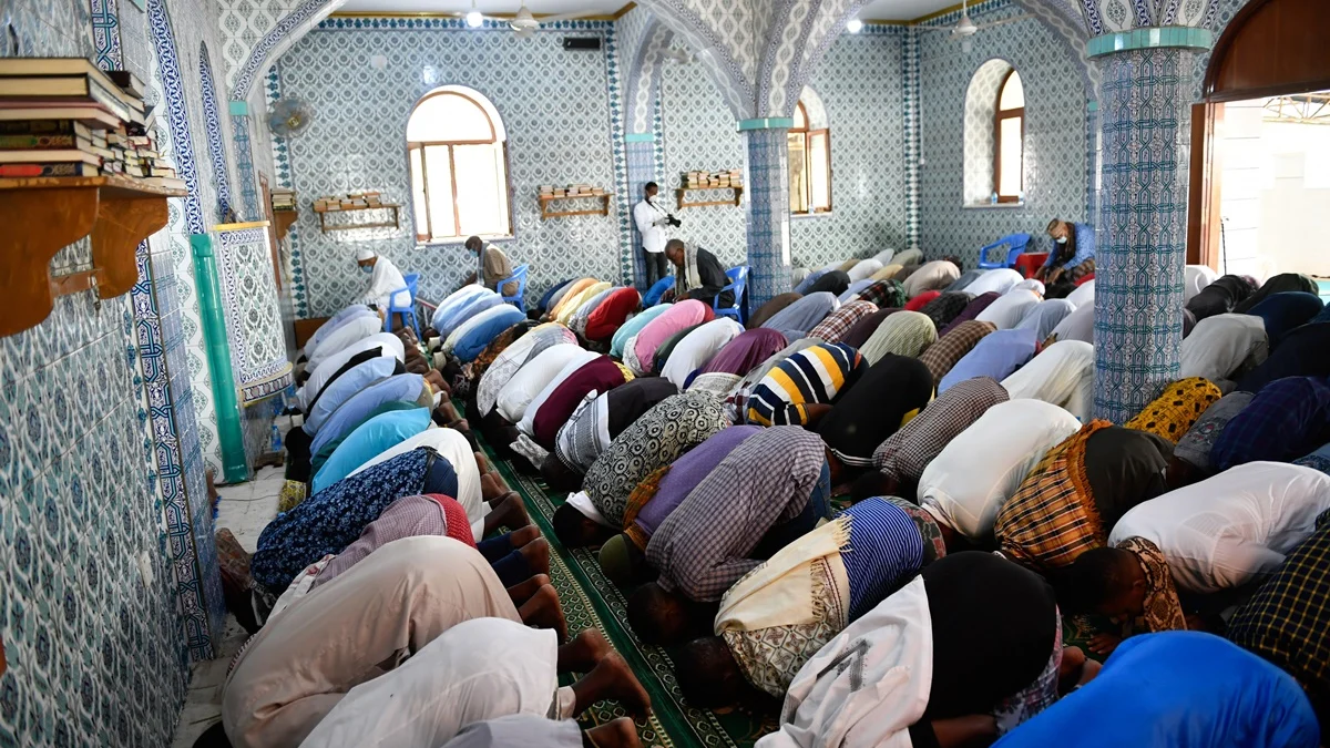 Doa Akhir Ramadhan, Suara Syukur Memenuhi Udara di Hari Kemenangan Idulfitri 2024