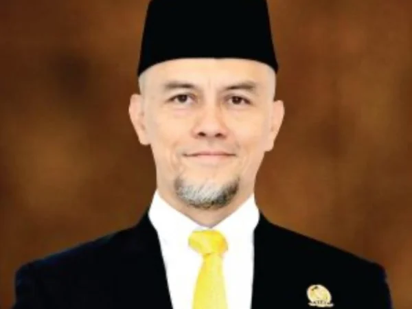 Waki ketua III DPRD Kota Bandung Edwin Senjaya yang menemukan tempat hiburan langgar jam operasional. (ist)