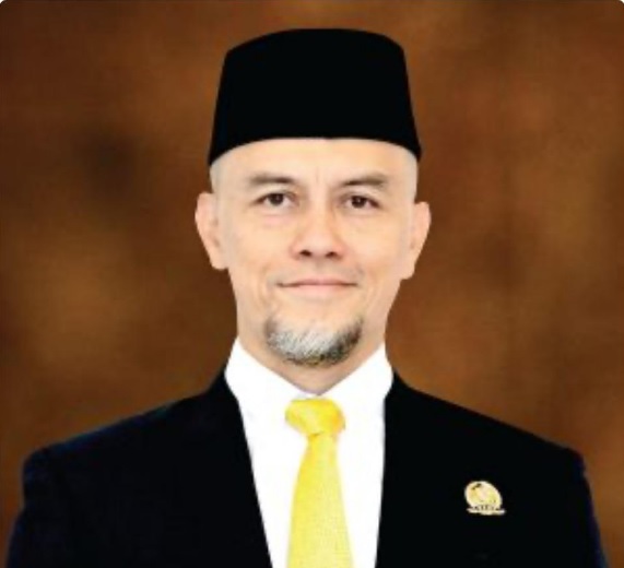 Waki ketua III DPRD Kota Bandung Edwin Senjaya yang menemukan tempat hiburan langgar jam operasional. (ist)