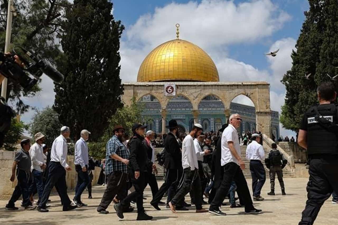 Penjajah Israel Menyerbu Masjid Al-Aqsa dan Melakukan Ritual di Hari Pertama Paskah Yahudi
