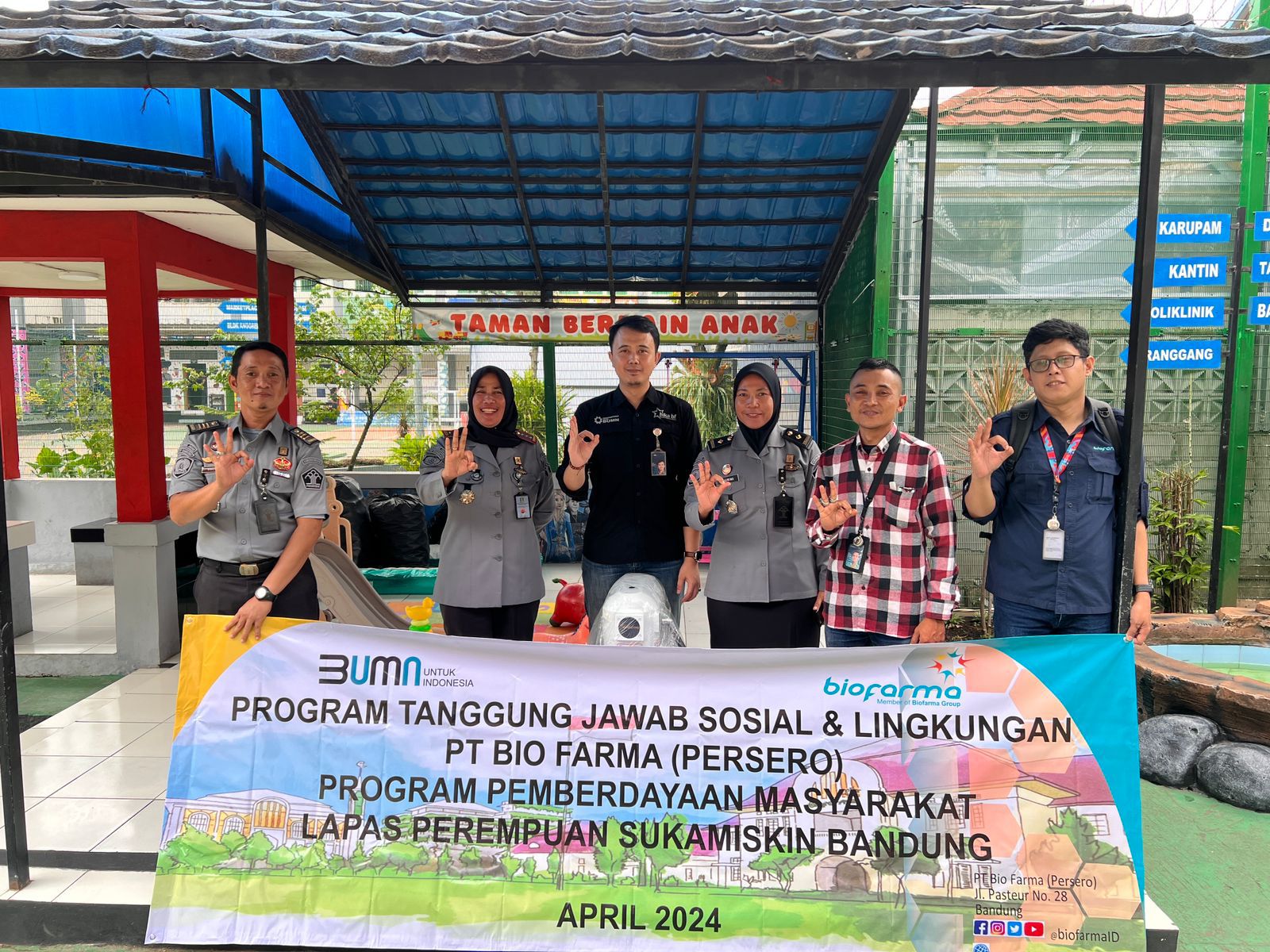 Bio Farma menyerahkan bantuan alat pembuat kue kepada Lapas Perempuan Sukamiskin Bandung (30/04)