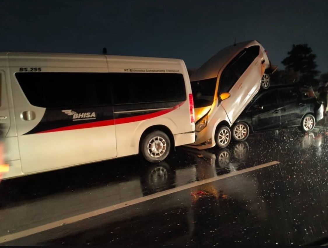 Tabrakan Beruntun Libatkan 3 Kendaraan di Tol Purbaleunyi, Tidak Ada Korban Jiwa