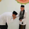Bacawalkot Bogor, Andrian Dimas Prakoso saat mengunjungi Pondok Pesantren Al Falak Pagentongan, Kamis (25/4). (Yudha Prananda / Jabar Ekspres)