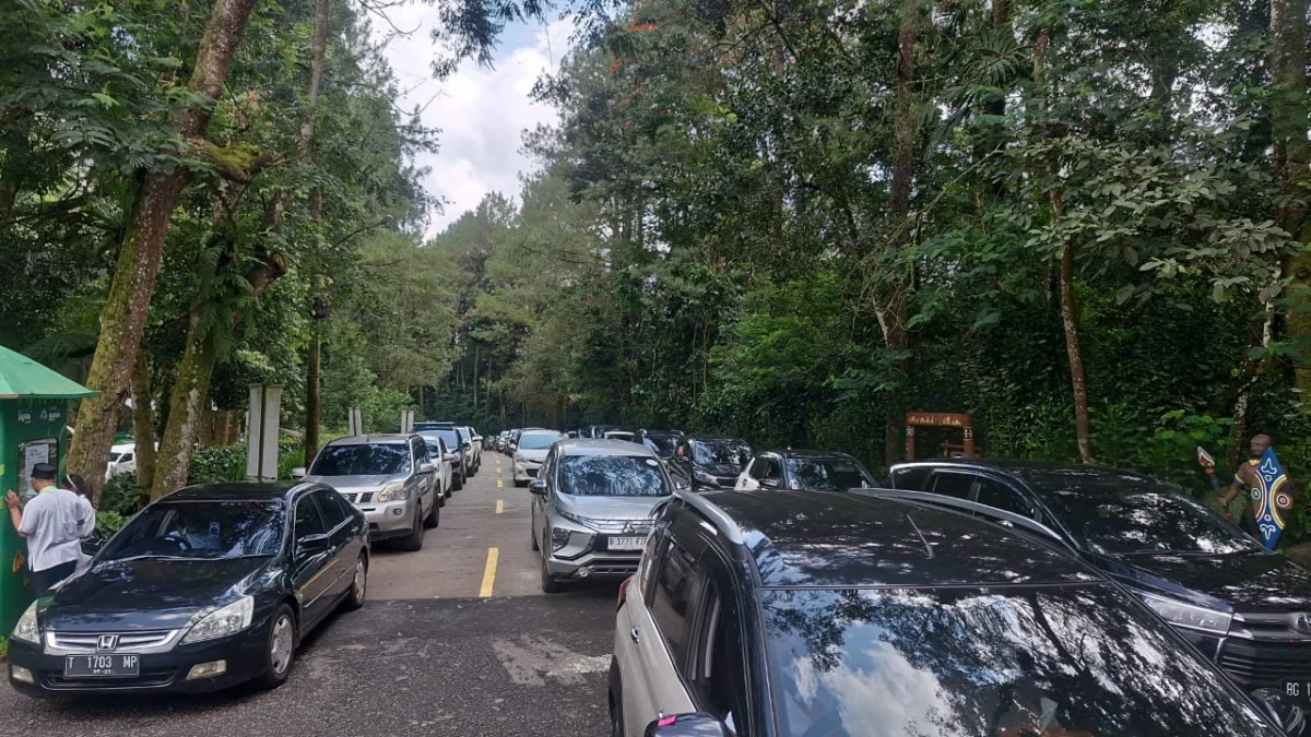 Antrian kendaraan memasuki TSI Bogor. Foto : Dok TSI