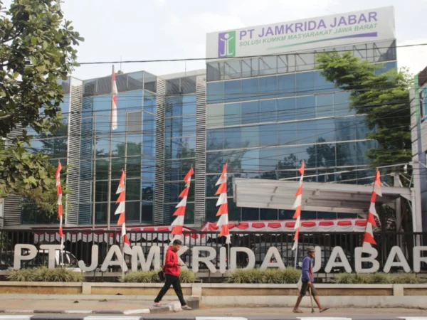 Ilustrasi: Kantor PT Jamkrida Jabar di tepi Jalan Soekarno-Hatta, Kota Bandung.
