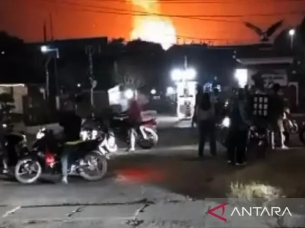 Kebakaran di gudang pengisian LPG di Kota Tangerang, Senin (1/4/2024). ANTARA/HO-BPBD Kota Tangerang/am.