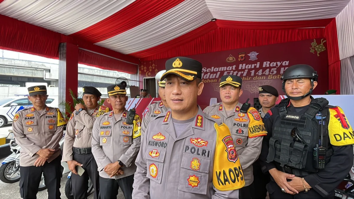 Kapolresta Bandung Kombes Pol Kusworo Wibowo saat dimintai keterangan di Pos Terpadu Cileunyi, Jumat (5/4/2024). Foto Agi Jabar Ekspres