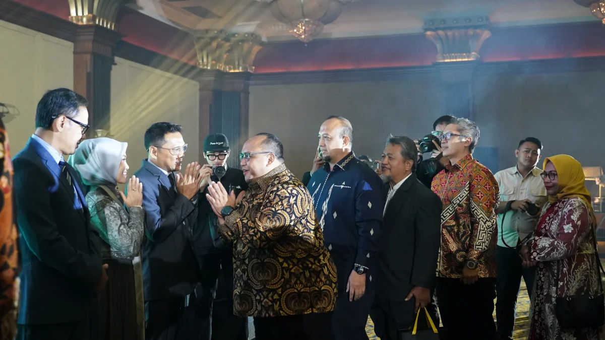 Ketua DPRD Kota Bogor, Atang Trisnanto bersama jajaran saat menghadiri acara pisah sambut Wali Kota dan Wakil Wali Kota Bogor. (Yudha Prananda / Jabar Ekspres)