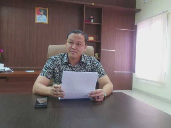 Kepala Diskominfo Kota Banjar, Dede Tito Ismanto, mengklarifikasi perihal layanan jaringan internet.