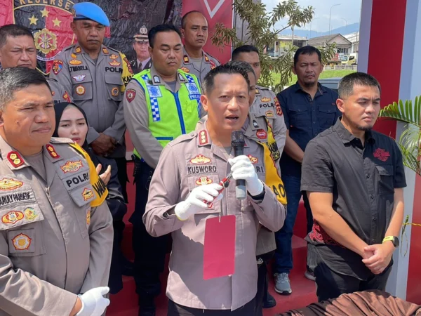 Kepolisian Resor Kota (Polresta) Bandung saat gelar perkara kasus pembegalan sopir online yang terjadi di Pangalengan, Kabupaten Bandung. Foto Agi Jabar Ekspres