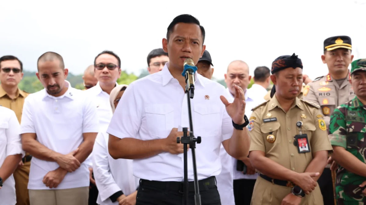 Agus Harimurti Yudhoyono (AHY), saat menghadiri kegiatan Hari Bumi yang berlangsung di Kampung Ciaul, Desa Cibedug, Kecamatan Ciawi, Senin (22/4).
