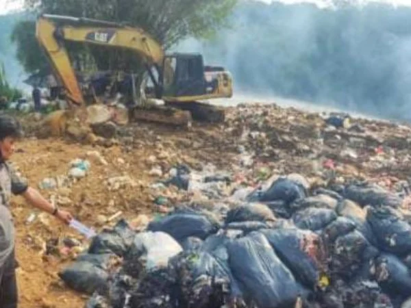 Penampakan pengolahan sampah ilegal di Desa Mekarsari, Kecamatan Rancabungur, Kabupaten Bogor.