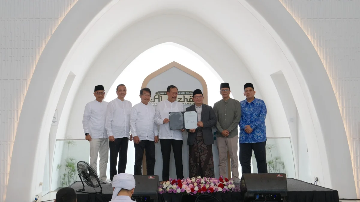Dihadiri 1.000 Lebih Jamaah, Peresmian Masjid Raya Al Azhar Podomoro Park Didukung oleh Pemerintah Kabupaten Bandung dan Aa Gym