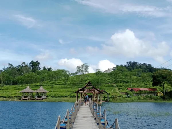 Situ Cihaniwung, hidden gems wisata alam Bandung.
