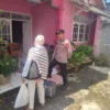 Wanita peminta-minta (50) yang viral di medsos, kembali lagi ke Kota Sukabumi dan diamankan oleh Polsek Baros.