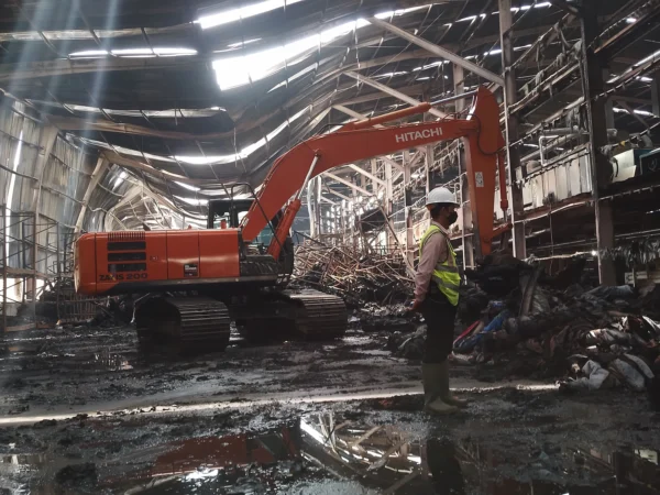 Ilustrasi: Area gedung finishing 5 pabrik tekstil PT Kahatex yang terbakar dilalap si jago merah. (Yanuar/Jabar Ekspres)