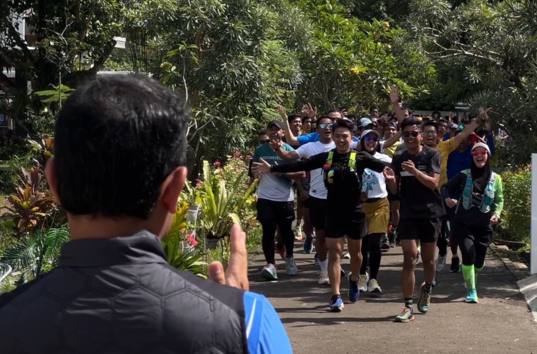 Sejumlah pelari dari berbagai daerah di Jawa Barat saat bertemu Bima Arya di Kota Bogor. (Yudha Prananda / Jabar Ekspres)