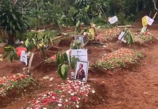 Lokasi pemakaman korban bus terguling di Subang.