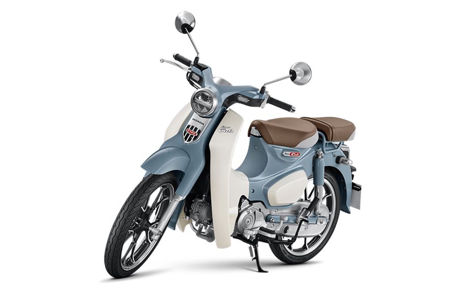 Honda Super Cub C125 dengan warna terbarunya Pearl Cadet Gray.