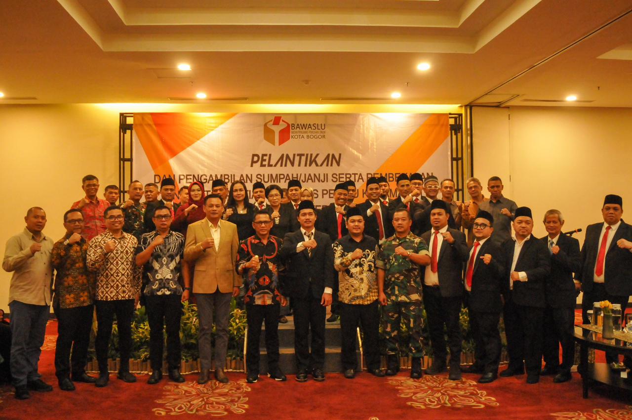 Bawaslu Kota Bogor lantik 18 anggota Panwaslu Kecamatan se-Kota Bogor. (Yudha Prananda / Jabar Ekspres)