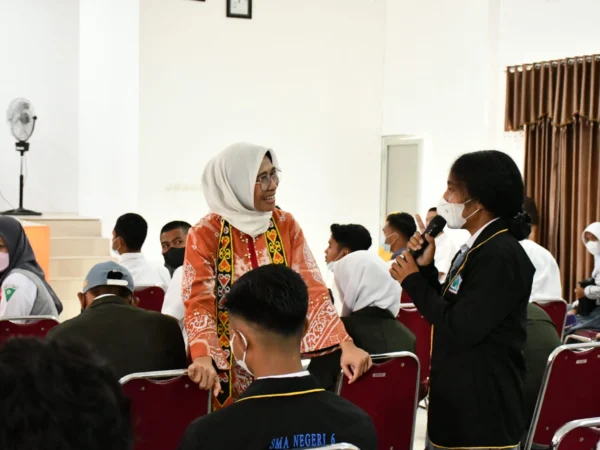 Melalui momen Hardiknas 2024, Wakil Ketua Komisi X DPR RI, Hetifah Sjaifudian, berbagi harapan untuk pendidikan.