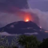 Gunung Api Ile Lewotolok Kembali Erupsi, Muntahkan Abu Vulkanik Setinggi 800 Meter
