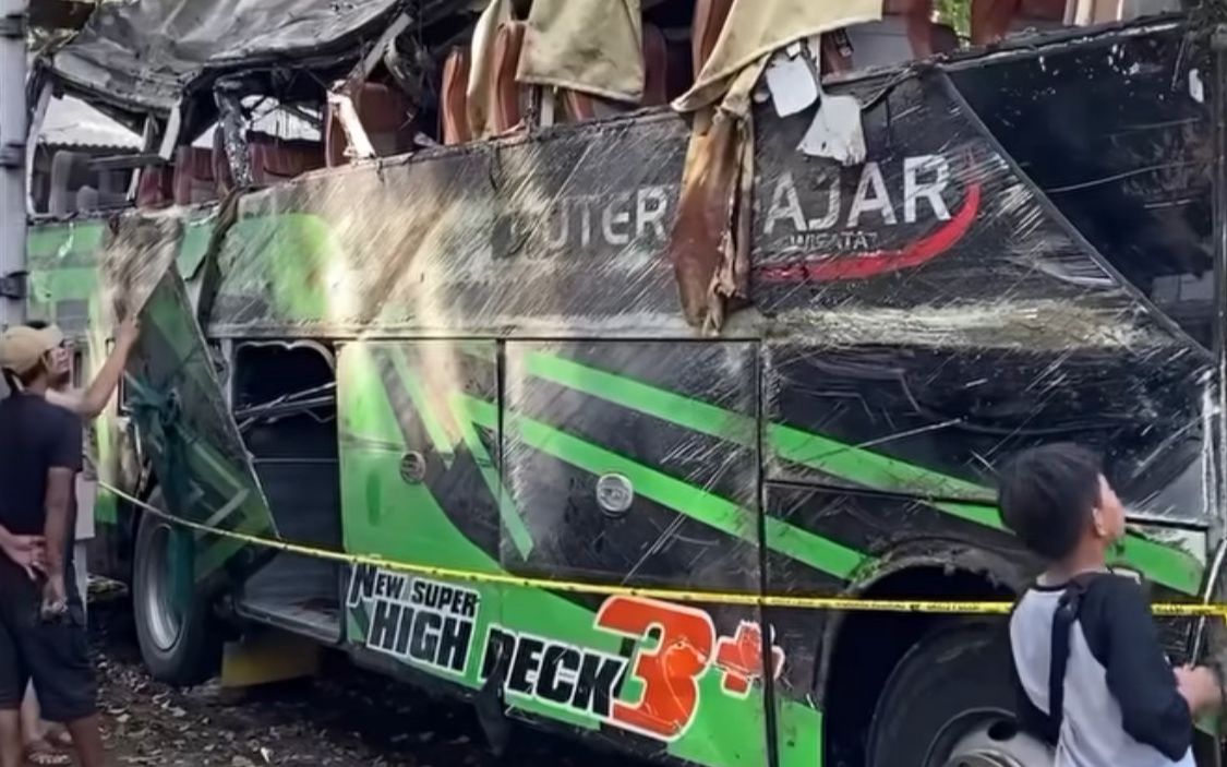Ilustrasi. Bangkai bus yang membawa rombongan SMK Lingga Kencana Depok. Dok istimewa