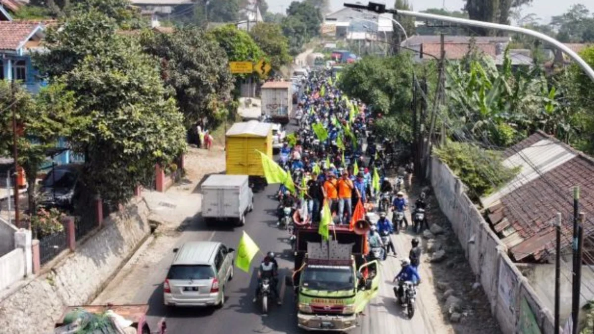 Ilustrasi peringati Hari May Day 2024, ratusan buruh Kabupaten Bandung Barat (KBB) bertolak ke Jakarta. Foto Jabar Ekspres