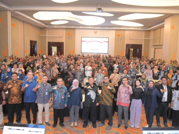 Sekda Jabar Herman Suryatman menghadiri acara  Monitoring dan Evaluasi Implementasi Inpres Nomor 1 Tahun 2022 tentang Optimalisasi Pelaksanaan Program JKN di Harris Hotel Ciumbuleuit, Kota Bandung, Kamis (2/5/2024).(Foto: Rizal Fs/Biro Adpim Jabar)