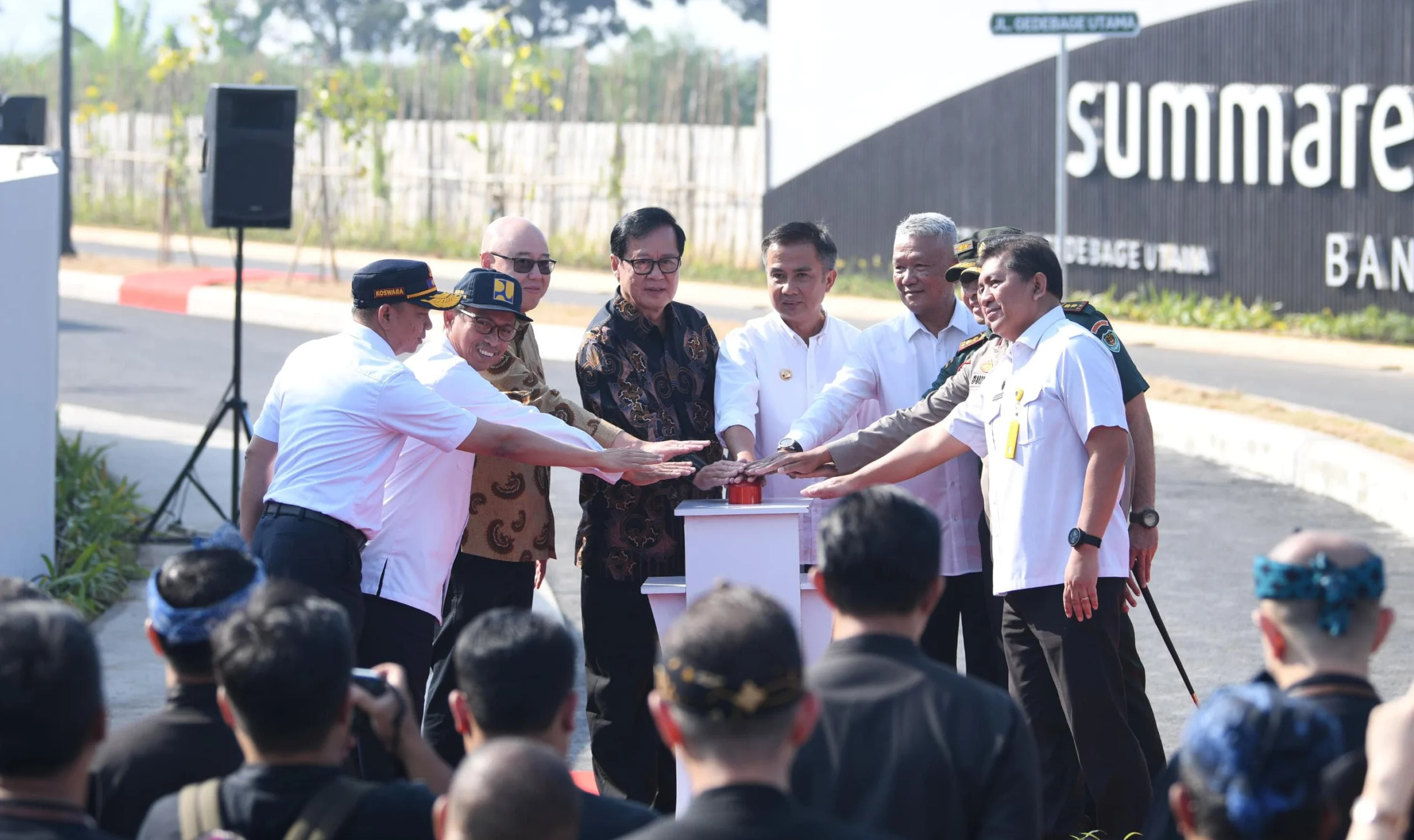 Peresmian akses baru menuju Masjid Al-Jabbar Gedebage, Kota Bandung/