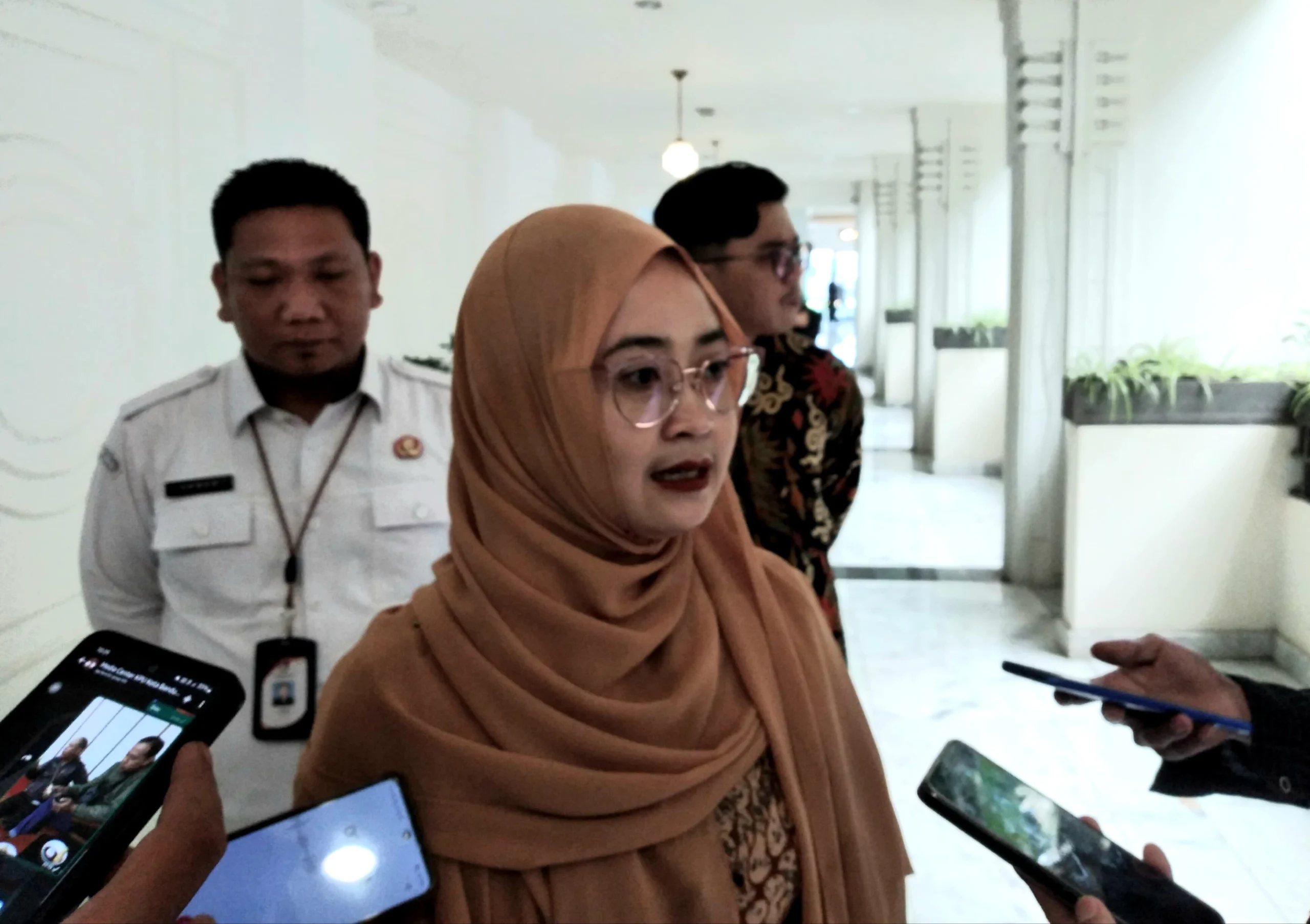 Ketua KPU Kota Bandung Wenti Frihadianti saat ditemui Kamis (16/5)