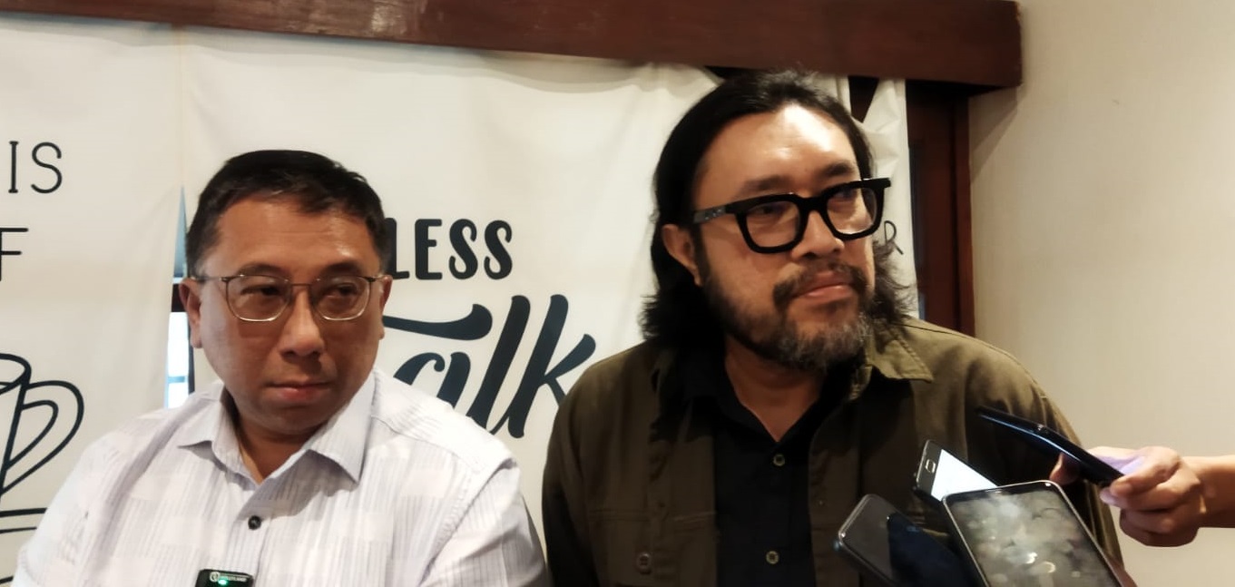 Ketua DPD PDI Perjuangan Jabar Ono Surono dan Ketua DPW PKS Jabar Haru Suandharu saat memberikan keterangan mengenai potensi koalisi antara kedua partai dalam menghadapi Pilkada 2024 Jabar, Rabu 29 Mei 2024.