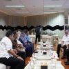 Pimpinan DPRD Kota Bogor saat menyambut kedatangan Pj Wali Kota Bogor, Hery Antasari bersama Sekda Kota Bogor, Syarifah Sofiah ke Gedung DPRD Kota Bogor. (Foto: Humoris DPRD Kota Bogor)