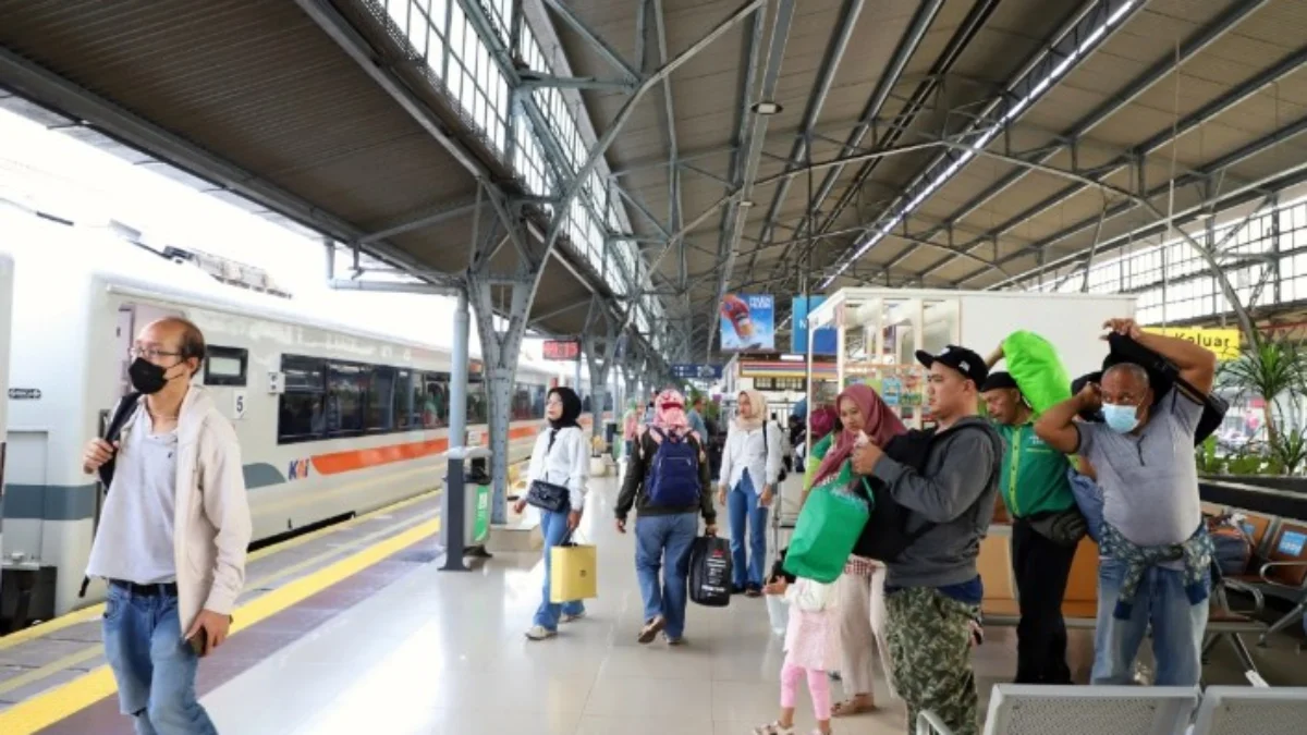 Ilustrasi jadwal kereta api tambahan Gambir - Yogyakarta dan sebaliknya memasuki long weekeend mulai 9 Mei 2024/ Dok. PT KAI
