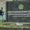 Ilustrasi: Aktivitas masyarakat di kawasan Kantor Wilayah Kemenag Jabar, Jalan Moch. Ramdhan, Kota Bandung. (Pandu Muslim/Jabar Ekspres)