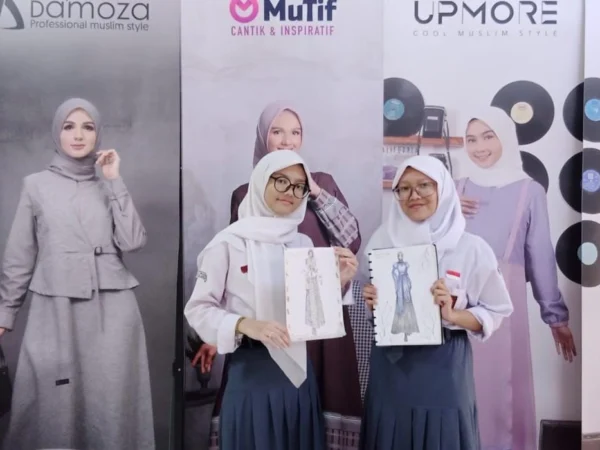 Doc. Prestasi Gemilang Dua Siswi Juara Desain Pakaian Muslim (Mong)