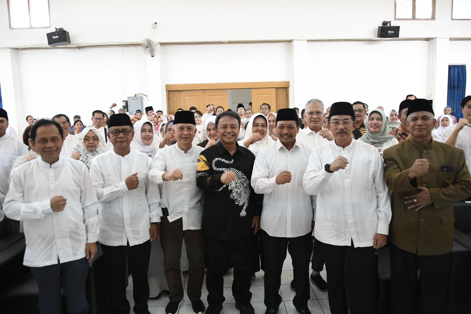 Caption: Sekda Jabar Herman Suryatman menghadiri acara Halalbihalal LLDIKTI bersama APTISI Jabar, ABPPTTSI, dan APPERTI Jabar di Gedung Aptisi Jabar, Kota Bandung, Kamis (2/5/2024).(Foto: Rizal Fs/Biro Adpim Jabar)