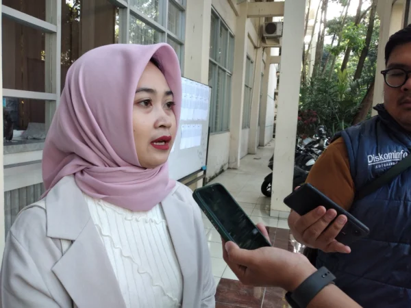 Ketua KPU Kota Bandung Wenti Frihadianti saat ditemui di UIN Sunan Gunung Djati, Selasa (07/05)